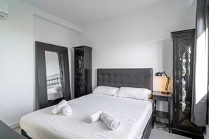 2 slaapkamers, een strijkplank/strijkijzer, gratis wifi, beddengoed