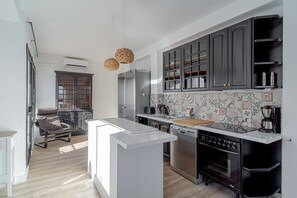 Fridge, microwave, oven, dishwasher