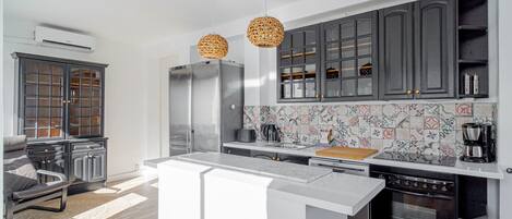 Fridge, microwave, oven, dishwasher