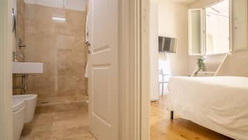 2 chambres, fer et planche Ă repasser, Wi-Fi gratuit, draps fournis