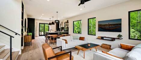 TV connectée, cheminée, espaces bureaux