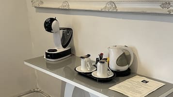 Camera Superior | 1 camera, con arredamento individuale, lenzuola