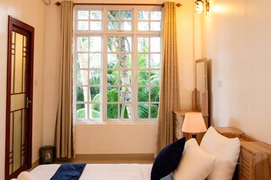 Individually furnished, desk, blackout drapes, soundproofing