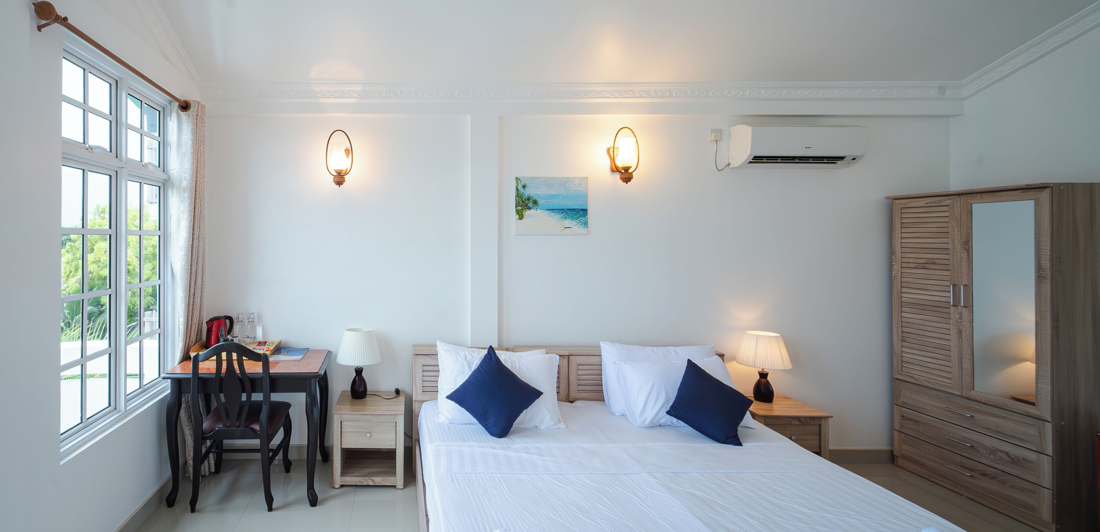 Deluxe Double or Twin Room | Individually furnished, desk, blackout drapes, soundproofing