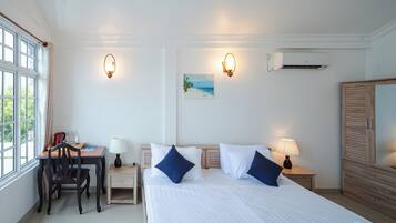 Quarto casal ou duplo luxo | Individualmente mobiliados, escrivaninha, cortinas blackout