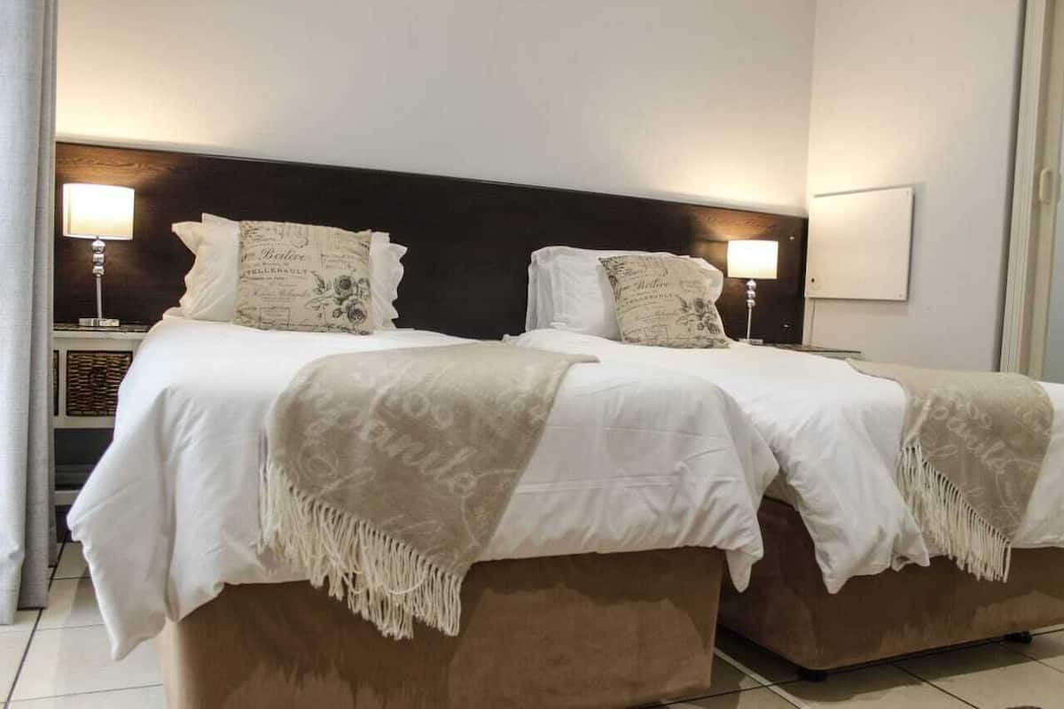 1 habitación, tabla de planchar con plancha y wifi gratis