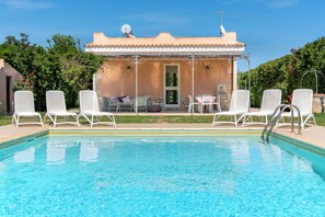 Front of property - Villa Bouganville by Wonderful Italy (Syracuse)