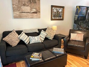 TV, fireplace - Adventure Lodge - Prescott Cabin Rentals (Prescott)