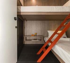 Økonomi-dobbeltrom | Sengetøy av topp kvalitet, strykejern/-brett og wi-fi (inkludert)