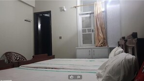 Deluxe Double Room | 1 bedroom, soundproofing, iron/ironing board, free WiFi