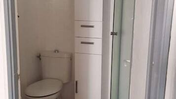 Handtücher, Seife, Toilettenpapier