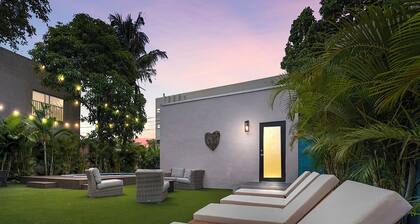 Villa mi Amor | Calle Ocho
