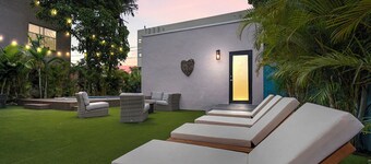 Villa mi Amor | Calle Ocho