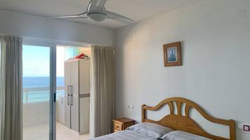 1 chambre, fer et planche à repasser, lit parapluie, Wi-Fi gratuit