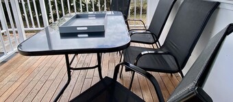 Townsville Apartments And Homes On Bundock - 4 Bed - 4 bedroom House in Belgian Gardens