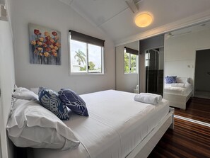 4 bedrooms, iron/ironing board, free WiFi, bed sheets