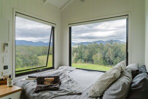 1 bedroom, bed sheets