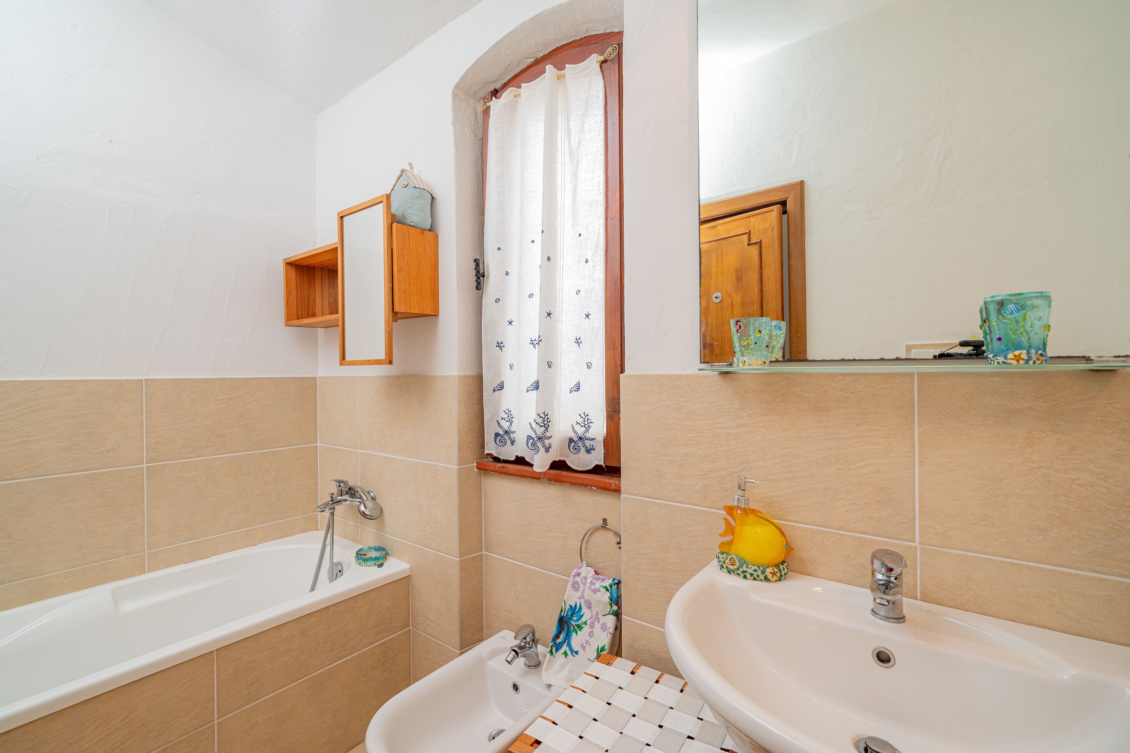 Basic Villa | Bathroom | Hair dryer, bidet, towels, soap