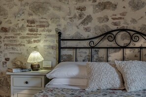 2 bedrooms, free WiFi, bed sheets - 5 MONTERIGGIONI - Ground Floor (Casole d'Elsa)