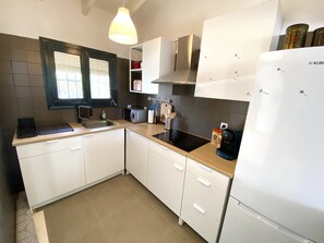 Fridge, microwave, stovetop, coffee/tea maker - Casa David: Relax Cerca de la Playa (Teulada)