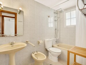 Hair dryer, towels, shampoo - Imperial Puerto 3F- Terrace, Swimming Pool, 200m from the beach (Torremolinos)