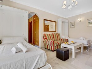 2 bedrooms, iron/ironing board, Internet, bed sheets