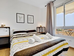 1 chambre, fer et planche à repasser, Wi-Fi, draps fournis