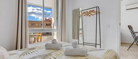 1 bedroom, iron/ironing board, Internet, bed sheets