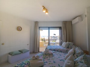 1 soverom, strykejern/-brett, internettilgang og sengetøy