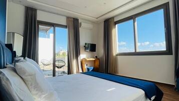 Camera Design | Biancheria da letto di alta qualità, minibar, una cassaforte in camera