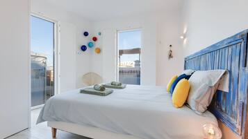 3 bedrooms, in-room safe, iron/ironing board, free WiFi