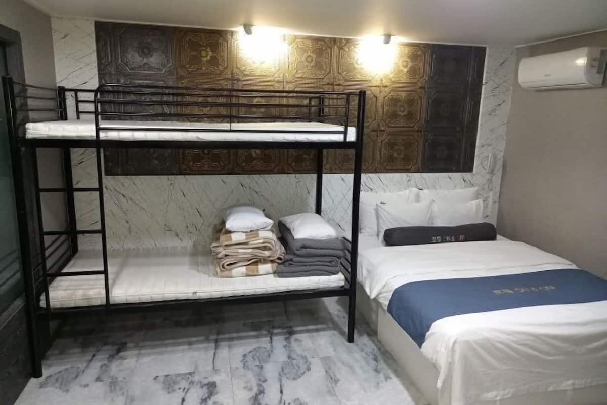 1 bedroom, hypo-allergenic bedding, down duvets, individually decorated