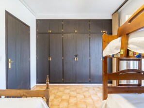 2 bedrooms, free WiFi