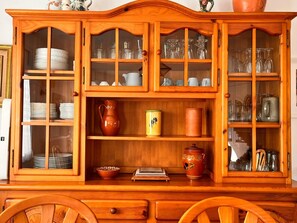 Interior - Spacious Costa Brava Home: BBQ, WiFi, Parking, Near Beach, Sleeps 7 (Sant Pere Pescador)