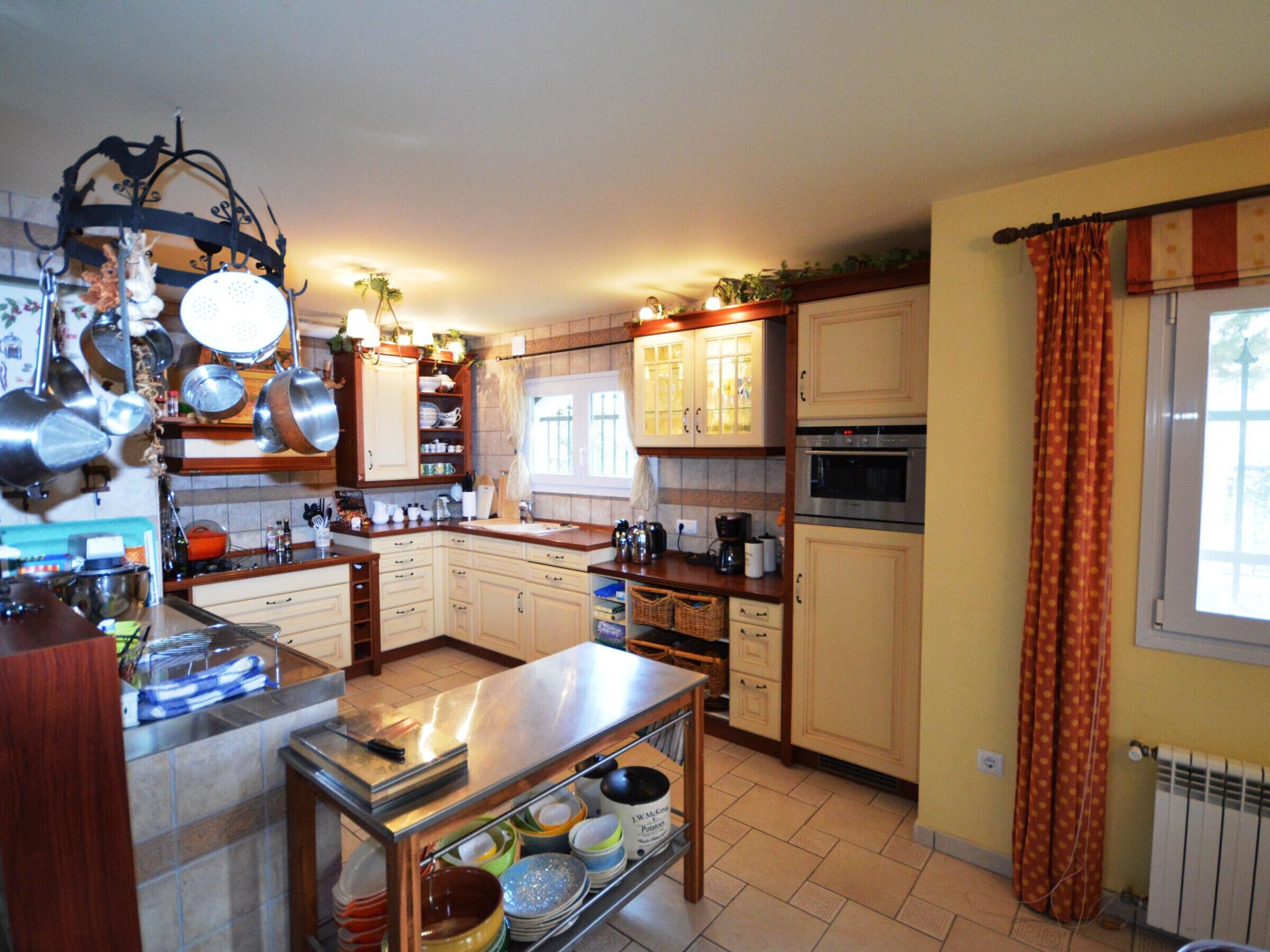 Refrigerador, microondas, horno y lavavajillas 