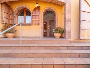 Exterior detail - Charming 3BR House with Private Pool, BBQ, and Wifi in Tranquil Costa Brava (L'Armentera)