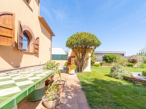 Terrace/patio - Charming 3BR House with Private Pool, BBQ, and Wifi in Tranquil Costa Brava (L'Armentera)
