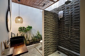 Bathroom - Mersey Central Saigon Apart'Hotel (Ho Chi Minh City)