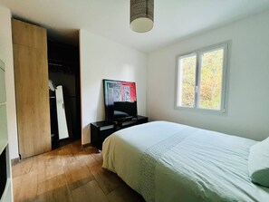 2 室のベッドルーム、WiFi (無料)