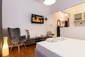 Comfort Studio Suite - Vironas Chic Sleek Modern Studio (Vyronas)