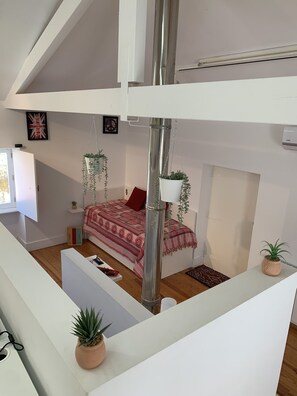 2 makuuhuonetta, työpöytä, vauvan matkasänky, ilmainen Wi-Fi