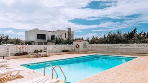 Outdoor pool - Phaedrus Living Harmony Seaview Flat (Paphos)