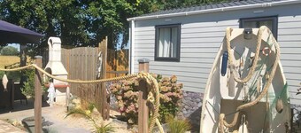 If you want to enjoy the beach, dunes or the West Frisian surrounding dikes where you can enjoy walking and cycling, then this chalet is a perfect starting point.
