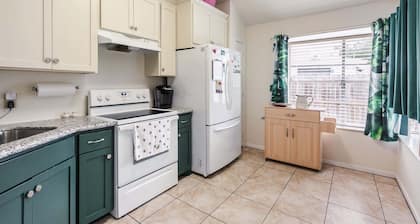 Cozy 3BR Home Escape | Modern & Serene