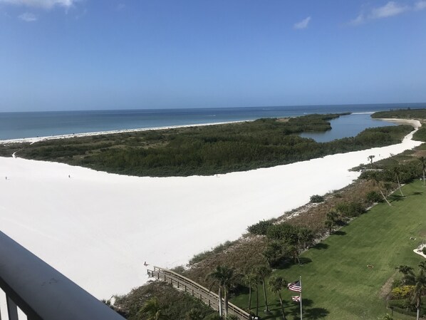 On the beach - Marco Island Paradise Retreat Condo on the Beach 14th Floor (Marco Island)