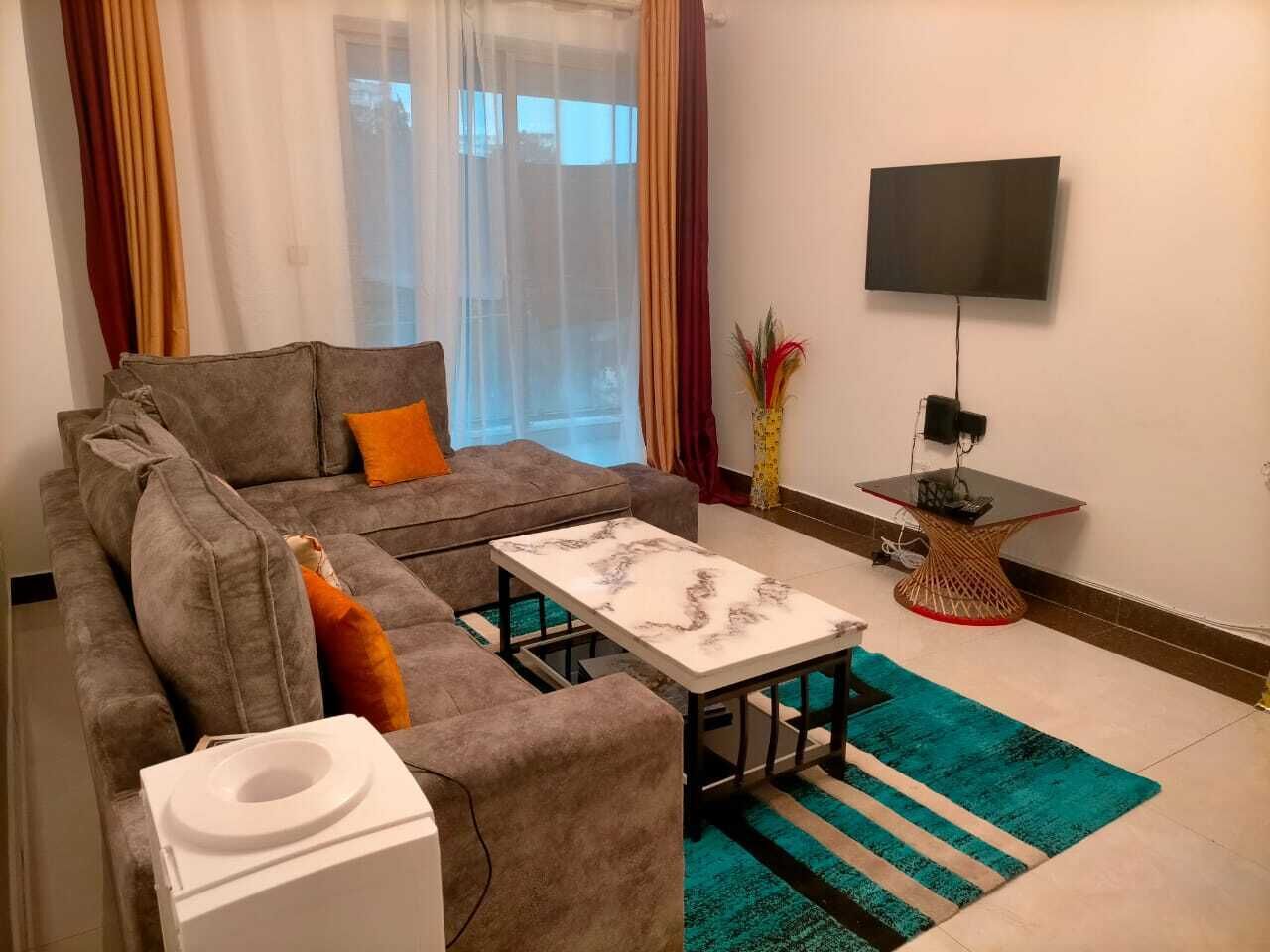 华丽公寓 | 起居区 | 24-英寸智能电视（配备卫星频道）