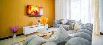 Lux Suites Spring Garden Apartments