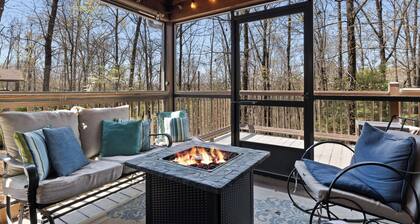 Dogs-Fence-13 Min Dwntn-Hot Tub-FirePit-Game Room