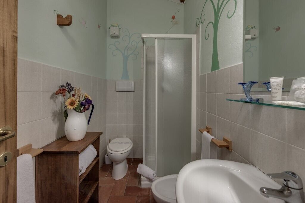 ヘアドライヤー、ビデ、タオル、石鹸