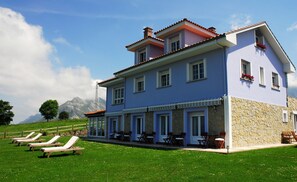 Front of property - Hotel Mirador del Sella (Ribadesella)